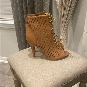 Women’s Lace-Up Open-Toe Ankle Booties in Tan